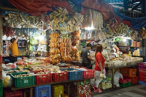 Consumers in the Davao Region are seeing a slower drop in the cost of goods and services, as regional inflation registered at -0.1 percent in August 2025, according to the Philippine Statistics Authority–Davao Region (PSA-Davao). The figure marks a slight rebound from July’s -0.4 percent deflation, signaling that prices in key commodities are stabilizing.