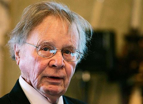 USA. In this November 21, 2008, file photo, Wallace Smith Broecker, a professor in the Department of Earth and Environmental Sciences at Columbia University in New York, addresses the audience during the Balzan prize ceremony in Rome. Broecker, a climate scientist who popularized the term "global warming," has died. He was 87. (AP)