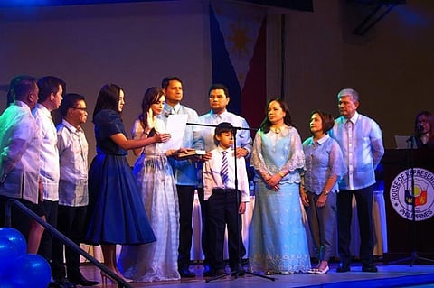 ORMOC. Reelected Mayor Richard Gomez and his wife-Leyte Fourth District Representative Lucy Torres-Gomez, along with the new set of city councilors under the Ormoc Development Team, take their oath of office Sunday, June 30, 2019. (Photo by Roel Amazona)