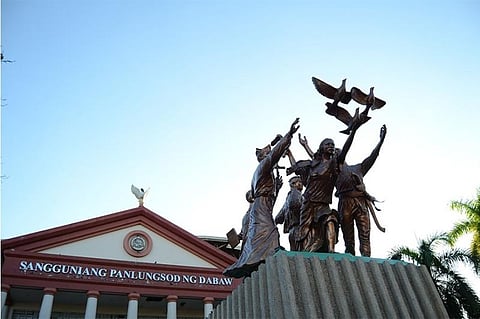 The Commemorative Monument of Peace and Unity fronting Sangguniang Panlungsod was made by Davao artist Kublai Millan. It depicts the unity of the Christians, Lumad, and the Muslims. 