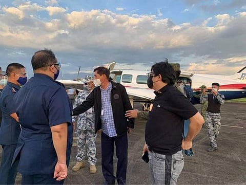 HELP HAS ARRIVED. Environment Secretary Roy Cimatu and Presidential Assistant for the Visayas Secretary Michael Lloyd Dino along with other national government officials arrive in Bacolod City Wednesday, August 26. Prior to Bacolod, they also went to Iloilo City where they met with Regional Inter-agency Task Force of Region 6 and local chief executives. (Opav Photo)