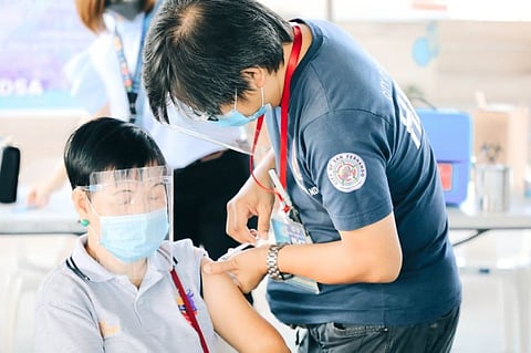 ANTI-PNEUMONIA DRIVE. Doctors and nurses from the City Health Office give anti-pneumonia shots to seniors aged 60 years old and above in Barangay San Nicolas, City of San Fernando, Pampanga, on February 2, 2021. (City of San Fernando Information Office)