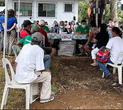 NEGROS. Sugar producers sign up for the VMC Planters' Caravan that started at Jerusalem Transloading Station in Barangay Jerusalem, Cadiz City last week. (Contributed photo)
