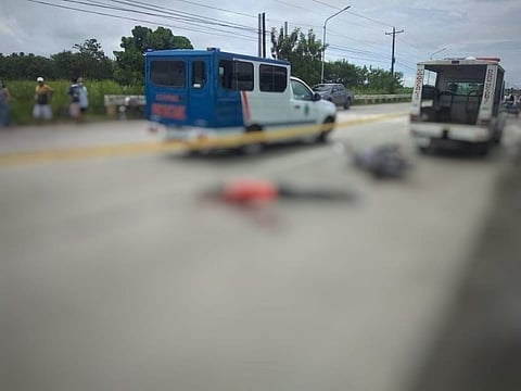 BACOLOD. Unidentified riding-in-tandem suspects shoot to death a drug personality in Barangay Talaban, Himamaylan City Monday, August 30, 2021. (Himamaylan Police photo)