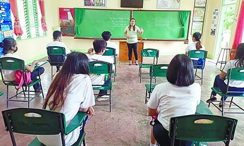 LONGER PAYMENT TERM. Starting March 1, 2022, Sun Savings started offering five-year term loans to teachers instead of just three years, under the revised DepEd lending guidelines. The result was that teachers could now borrow a new, additional loan of up to P300,000 and still pay the same monthly amortization because of the longer repayment term. / SUN SAVINGS