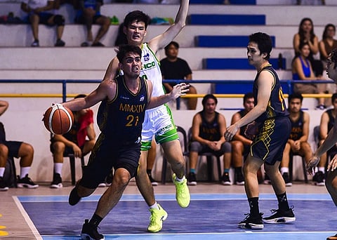 CEBU. 2014's Lucky Ecarma was unstoppable against 2022 in their Shaabaa match on Wednesday night, August 3, 2022. (Ron Tolin)
