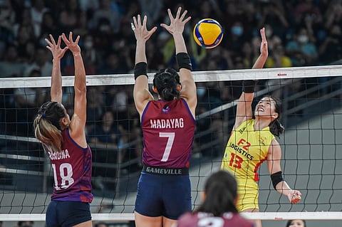 OFFENSE. Kim Dy goes for an attack against Choco Mucho's defense in their hotly contested game last Tuesday, July 11, 2023. / PVL