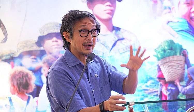 Dizon, Lopez swap posts in Cabinet revamp