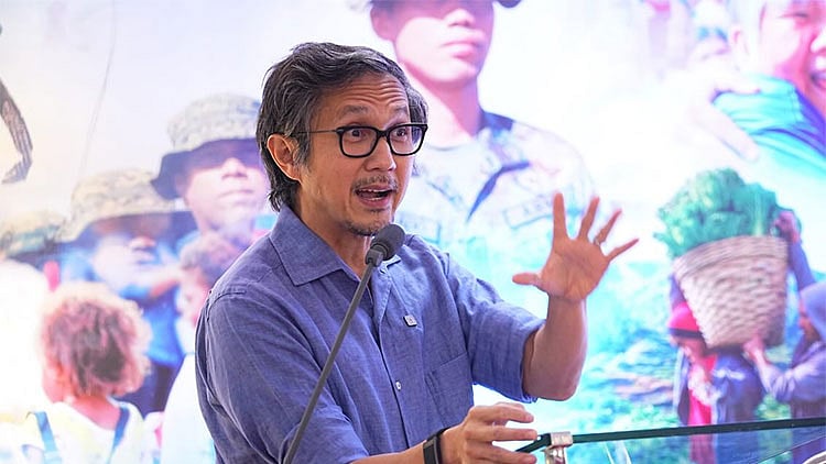 Dizon, Lopez swap posts in Cabinet revamp