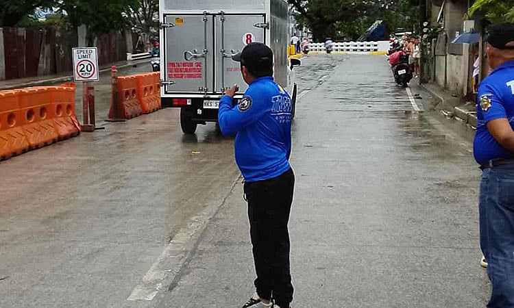 Video sa mga kalapasan sa mga traffic enforcer sa Mandaue, nag-viral