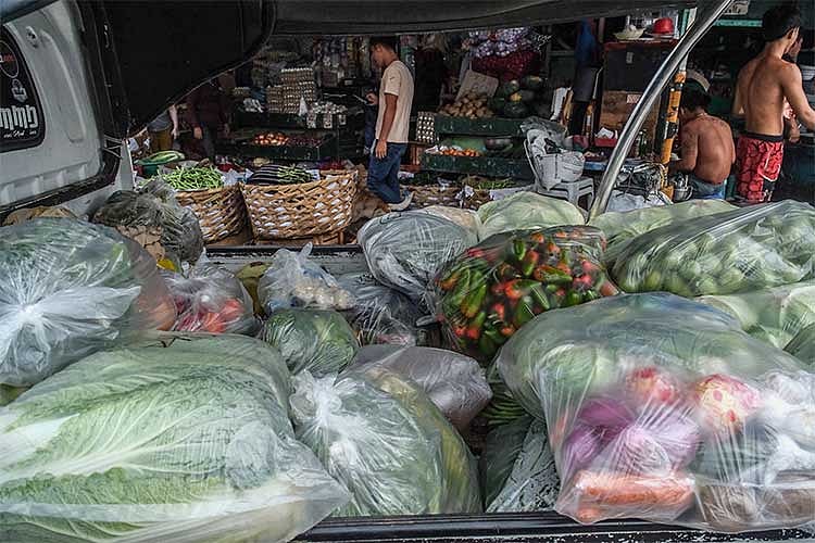 Vendor group refutes illegal collection claims