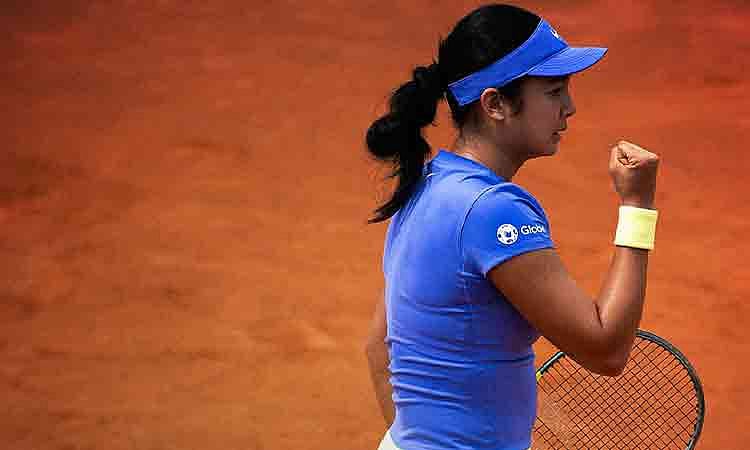 Alex Eala rallies to reach Italian Open second round