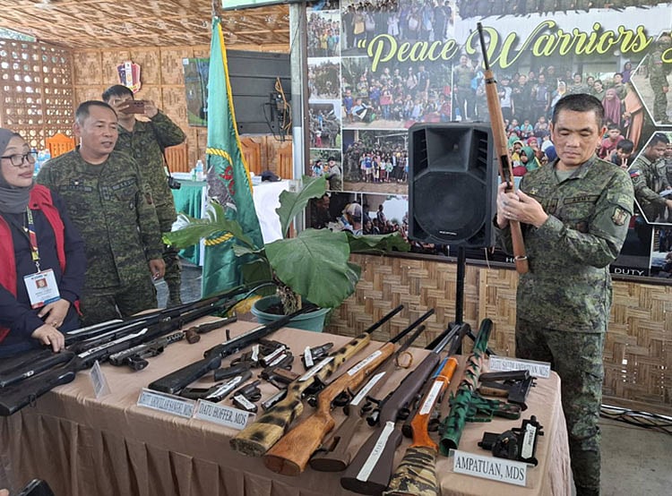 7 BIFF members surrender in Maguindanao del Sur