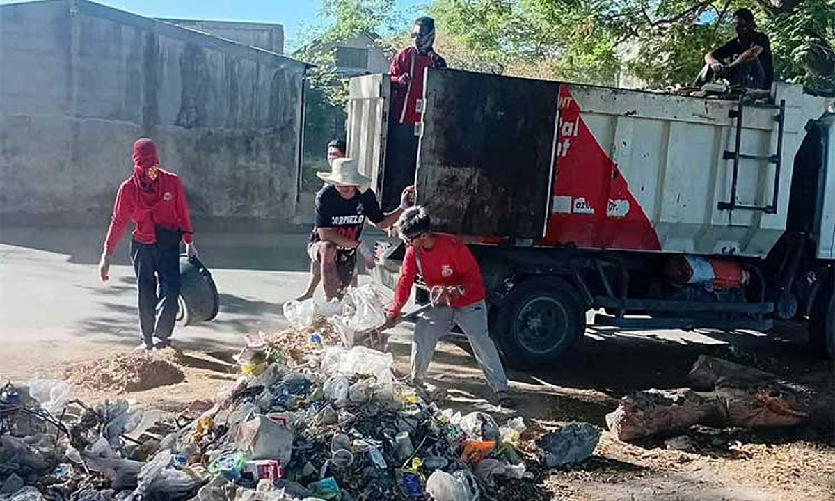 Angeles City LGU clean waterways, public places