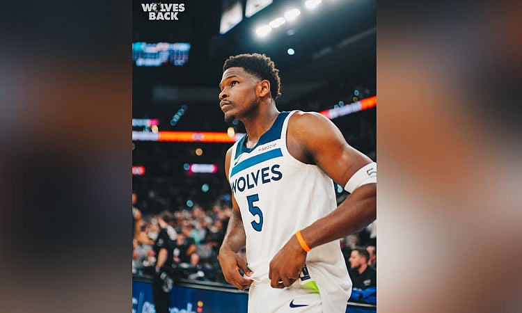 Edwards, Wolves wa ra mabalaka