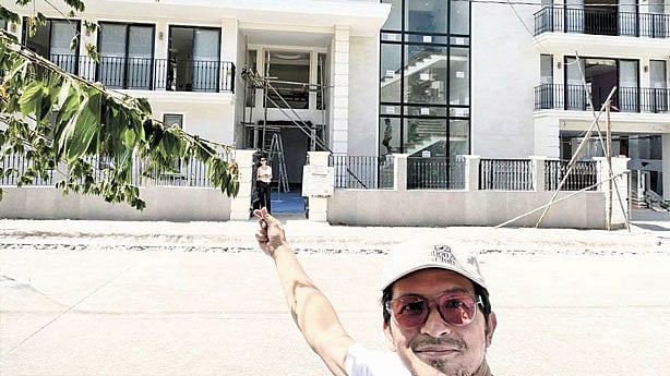 Dennis mipakita sa gipatukod nilang balay ni Jennylyn
