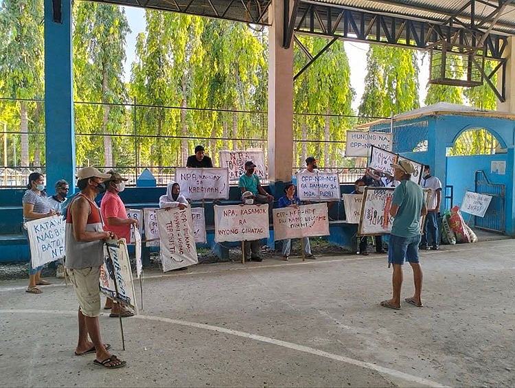 Toboso residents hold peace rally, condemn violence in Negros