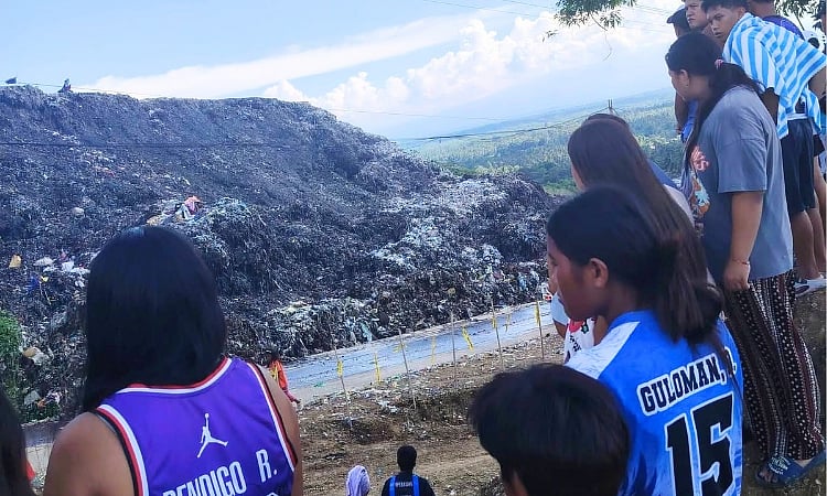 2 missing in landfill mass-wasting still not found