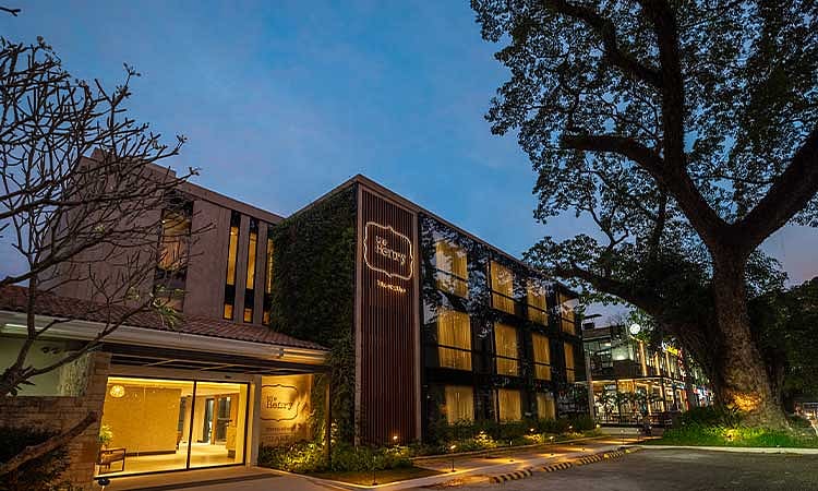 The Henry Hotels and Resorts Unveils The Henry Glass House Clark in Full Bloom