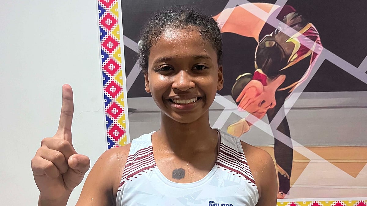 Siva outruns rivals, rain for hurdles gold