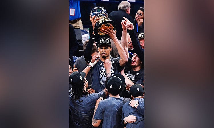 Spurs dethrone, silence thunder