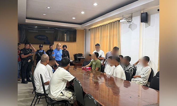 Vendors og sabon nga mamara og mga motorista, gipasidan-an