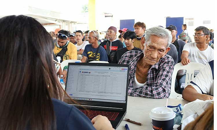 Mabalacat trike drivers get financial assistance