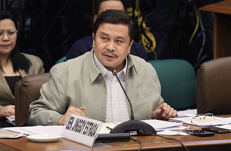 Estrada files omnibus motion to quash graft case