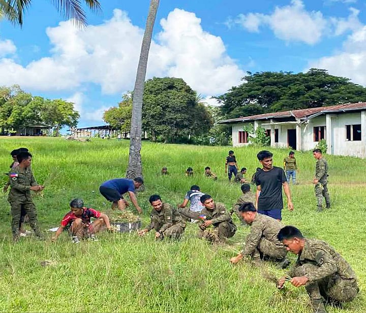 1102Bde troops actively participate in Brigada Eskwela