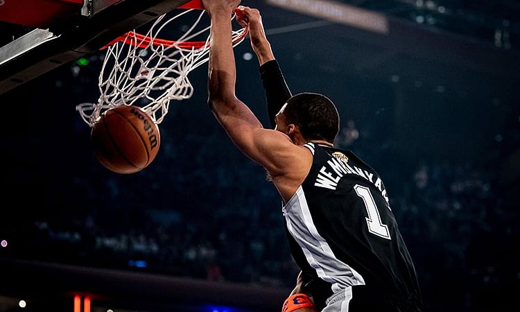 Spurs avoid 3-0 hole