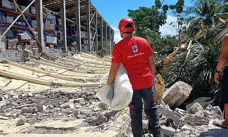 Japan, US extend sympathies as 7.8-quake death tol