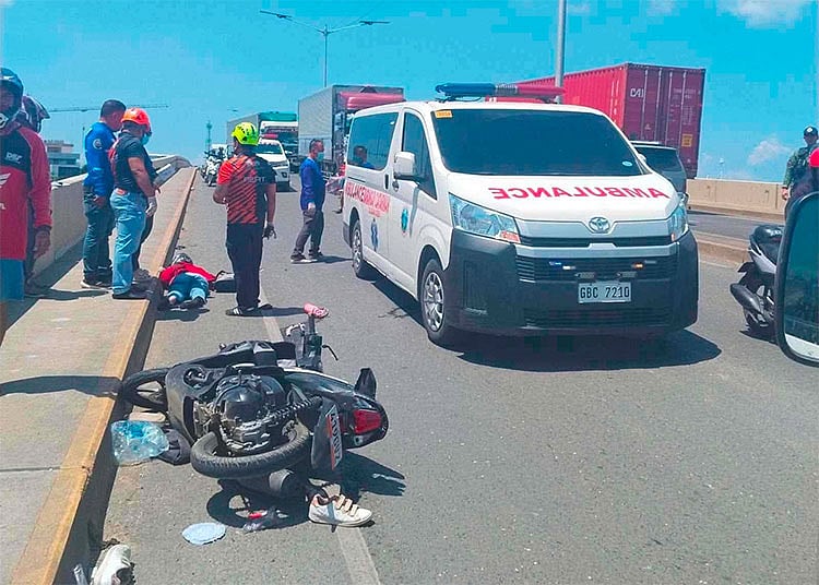 Woman dies after motorcycle-truck collision on Mandaue bridg