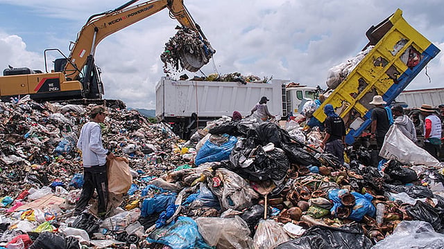 Cebu City Trash Crisis: SRP Closes, Shifts to Barangays