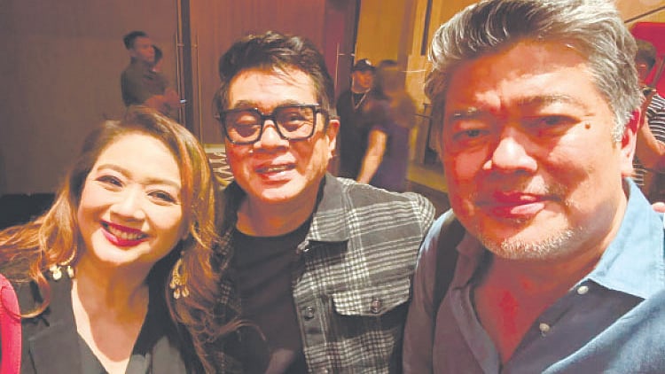 Randy Santiago shows eye condition without tinted glasses