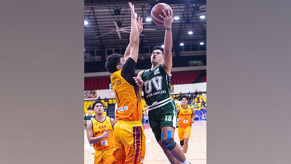 For Cit CIT-U climbs to third