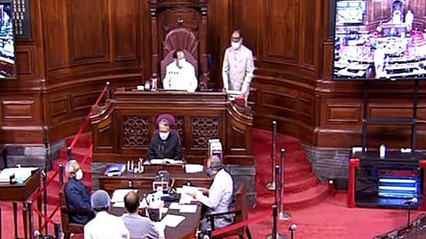 പ്രതിപക്ഷ ബഹളത്തിനിടെ കാര്‍ഷിക ബില്ല് പാസാക്കി; കര്‍ഷകരുടെ പ്രതിഷധം തുടരുന്നു