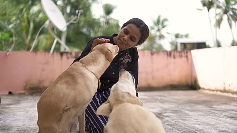 തെരുവിലല്ല,കൊച്ചിയിൽ ഇവർക്ക് സചിത്രയുണ്ട്‌