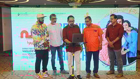 അറബിക്കടലില്‍ മ്യൂസിക് ലോഞ്ചുമായി 'ഹയ' ടീം