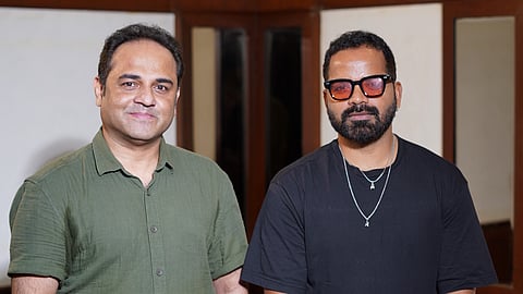 അഭിനയിക്കാൻ സഹായിച്ചത് വിനയ് ഫോർട്ടാണെന്ന് ഷാൻ ; ഷാൻ റഹ്മാൻ ഫാൻസ് തിയറ്ററിലെത്തിയാൽ പടം ഹിറ്റെന്ന് വിനയ് ; കൊള്ള തിയറ്ററുകളിൽ 