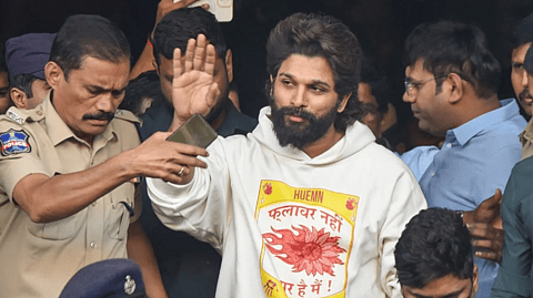 ഞാൻ ഇപ്പോൾ സുരക്ഷിതനാണ്, നികത്താനാവാത്ത നഷ്ടമാണ് സംഭവിച്ചത്, ആ കുടുംബത്തോട് ക്ഷമ ചോദിക്കുന്നു: അല്ലു അർ‌ജുൻ