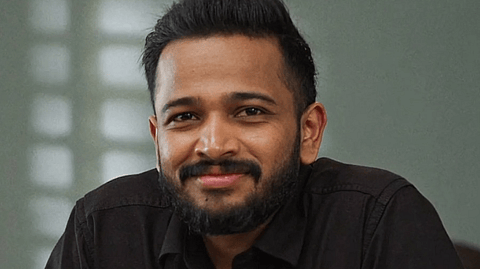 സംവിധായകൻ ആകുമ്പോഴുള്ള സാമ്പത്തിക ഞെരുക്കം മറികടക്കാൻ വേണ്ടിയാണ് ഞാൻ നടൻ ആയത്: ബേസിൽ ജോസഫ്