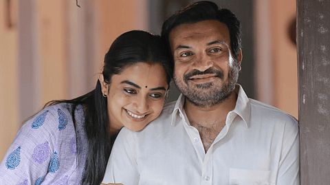 സജീവേട്ടന്റെയും ബിജിമോളുടെയും ഒരു ഫീൽ ​ഗുഡ് കഥ; നമിതയും സൗബിനും ഒന്നിക്കുന്ന 'മച്ചാന്റെ മാലാഖ' ഇപ്പോൾ തിയറ്ററുകളിൽ