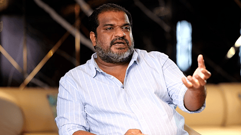 ഷൂട്ടിങ് കാണാന്‍ പോയപ്പോള്‍ പിടിച്ച് ഫ്രെയിമിലിരുത്തി; ആദ്യ സിനിമ അനുഭവം പങ്കുവെച്ച് ദിലീഷ് പോത്തന്‍