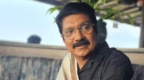 'ഉടനെയൊന്നും മരിക്കാൻ ഉദ്ദേശിക്കുന്നില്ല എന്നൊരു പത്ര സമ്മേളനം നടത്തണോ ഇനി ഞാൻ' ?; വ്യാജ മരണവാർത്തകളിൽ പ്രതികരിച്ച് ജി വേണുഗോപാൽ