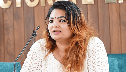 ഫോൺ സ്വിച്ച്ഡ് ഓഫ് ആക്കി ഒളിഞ്ഞിരിക്കാതെ ഞാൻ പറഞ്ഞതിൽ വാസ്തവം ഇല്ലെങ്കിൽ ലിസ്റ്റിൻ പ്രതികരിക്കട്ടെ:  സാന്ദ്ര തോമസ്