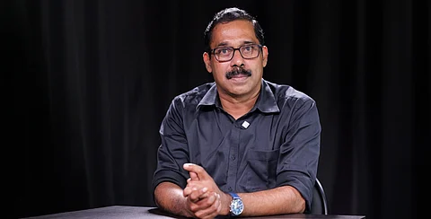 നൂറിലേറെ ജീവികളെ രക്ഷിച്ചു, ഒരു അരിക്കൊമ്പന്റെ പേരിൽ എന്റെ രണ്ടര പതിറ്റാണ്ട് സർവീസിനെ റദ്ദ് ചെയ്യുന്നത് എങ്ങനെ?; ഡോ. അരുൺ സക്കറിയ 