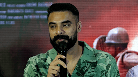 അടിച്ചമർത്തപ്പെട്ട മനുഷ്യർക്ക് വേണ്ടി സംസാരിക്കാനും അവർക്ക് വേണ്ടി ചിന്തിക്കാനും 'നരിവേട്ട' നിങ്ങൾക്കൊരു കാരണമായേക്കാം: ടൊവിനോ തോമസ്