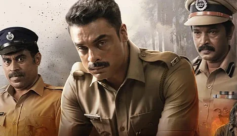 പൊളിറ്റിക്കൽ ത്രില്ലറുമായി ഞെട്ടിക്കാനൊരുങ്ങി ടൊവിനോ തോമസ്, നരിവേട്ടയുടെ ഓൺലൈൻ ബുക്കിം​ഗ് ആരംഭിച്ചു