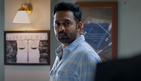 കാത്തിരിപ്പിനൊടുവിൽ തിയറ്ററുകളിലേക്ക് ആസിഫ് അലിയുടെ "ആഭ്യന്തര കുറ്റവാളി"; റിലീസ് തിയതി പ്രഖ്യാപിച്ചു