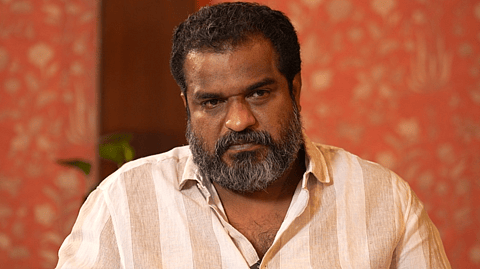 എന്താണ് സംവിധാനത്തിൽ ഇത്ര വലിയ ഇടവേള? അടുത്ത പടം അണിയറയിൽ ഒരുങ്ങുന്നുണ്ടെന്ന് ദിലീഷ് പോത്തൻ ക്യു സ്റ്റുഡിയോയോട് 